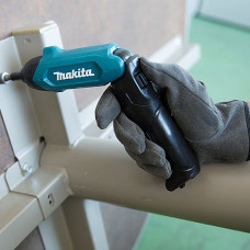 Шурупокрут акумуляторний Makita DF001DW 3.6В 1х1.5А·год 4Нм 220об·хв набір приладдя 81шт 0.36кг