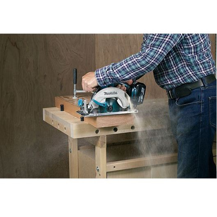 Пила дискова акумуляторна Makita DHS680Z 18В 165мм 3.3кг без АКБ та ЗП