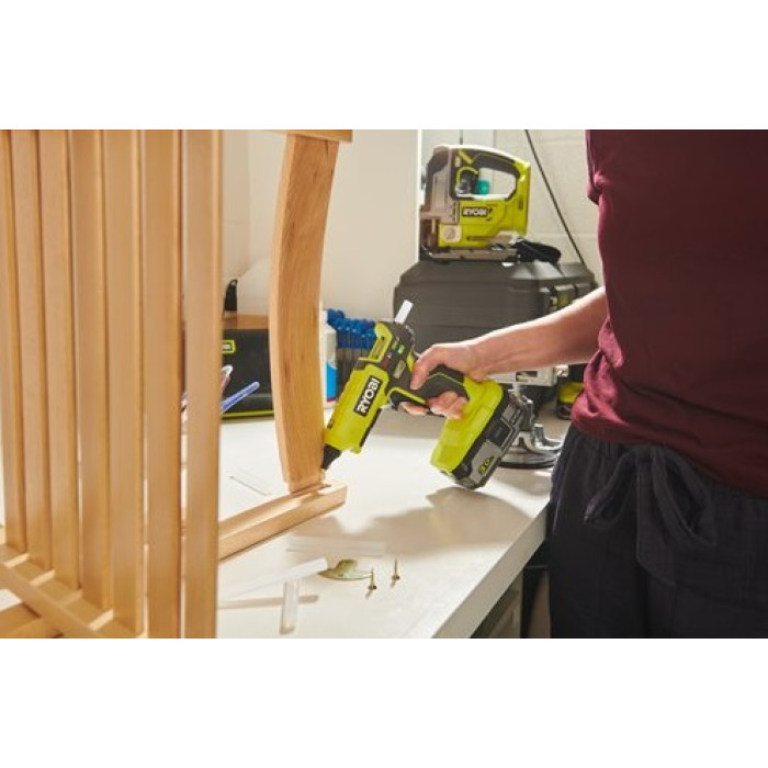 Пістолет клейовий Ryobi ONE+ RGL18-0 18В стрижні 11/12мм 200/130° без АКБ та ЗП
