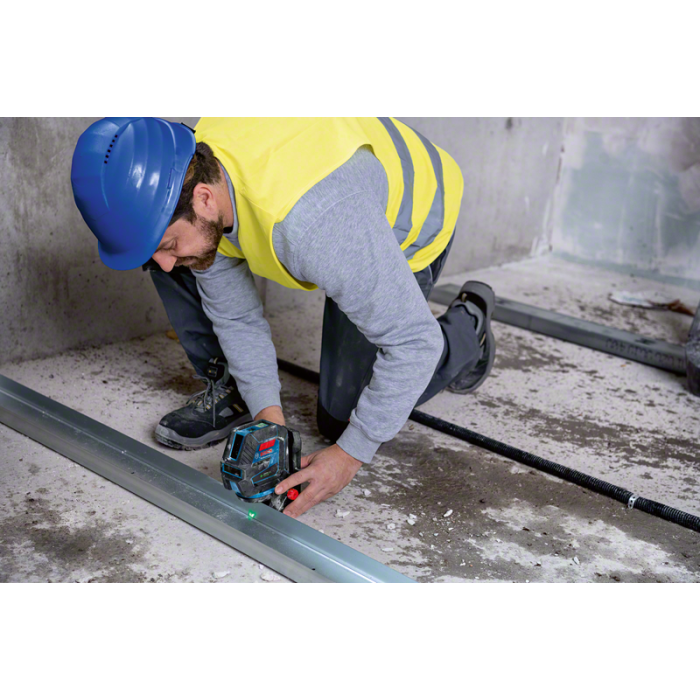 Нівелір лазерний Bosch Professional GCL 2-50 G, до 15м, ±0.3мм/м, з тримачем RM 10, чохлом, мішенню, 0.58кг