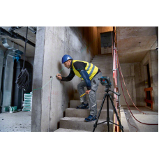 Нівелір лазерний Bosch Professional GCL 2-50 G, до 15м, ±0.3мм/м, з тримачем RM 10, чохлом, мішенню, 0.58кг
