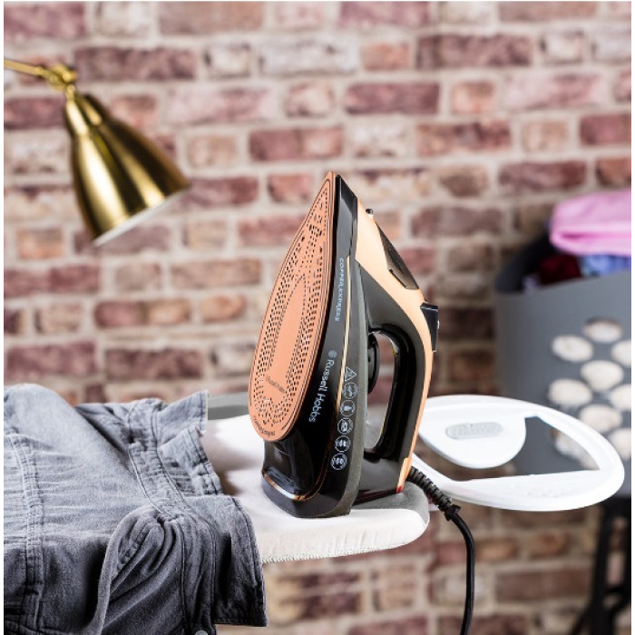 Праска Russell Hobbs Copper Express, 2600Вт, 315мл, паровий удар -150гр, постійна пара - 40гр, керам. підошва, чорно-коричневий