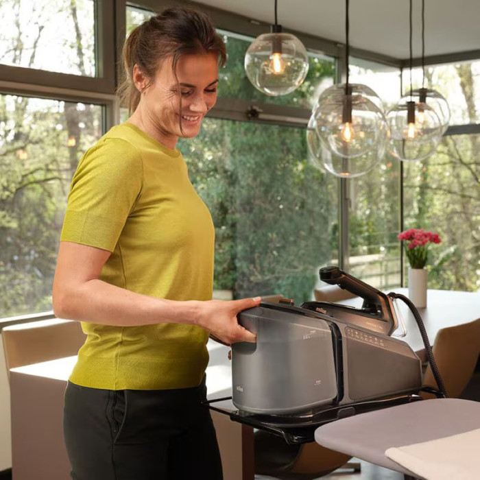 Прасувальна система Braun CareStyle 7 Pro, 2700Вт, 2000мл, паровий удар -650гр, нерж. сталь, чорний