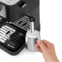 Кавоварка Delonghi ріжкова, 1л, мелена, ручний капуч, чорно-срібний