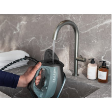 Праска Electrolux, 2600Вт, 370мл, паровий удар 230гр, алюмінієва підошва, зелено-чорний