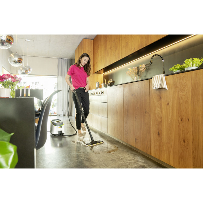 Пароочисник Karcher SC 4 Deluxe, 2200Вт, 1300мл, 4Бар, білий