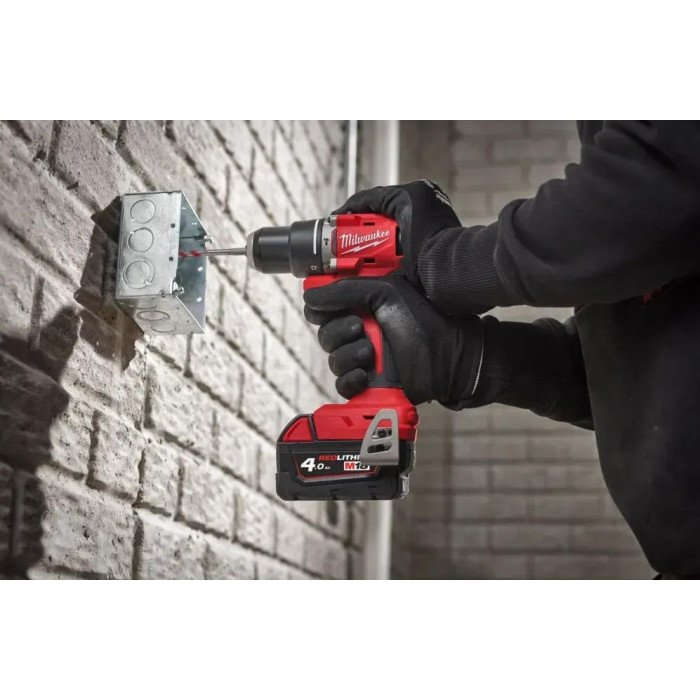 Шурупокрут-дриль акумуляторний Milwaukee М18 BLPDRC-422С 18В 1х2А·год 1х4А·год 60Нм 500·1700об·хв ЗП M12-18C кейс 1.5кг